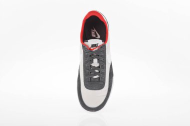 Medellin, Kolombiya-Abril 06, 2019: beyaz arka planda Nike spor ayakkabıları