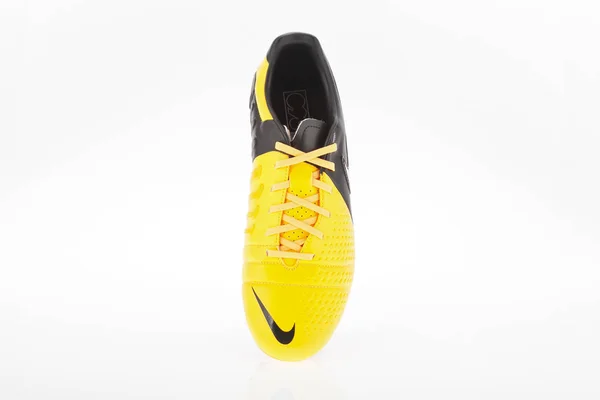 Medellin Kolumbia Abril 2019 Nike Foci Futballcipőket Fehér Háttér — Stock Fotó