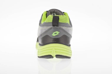 Medellin, Kolombiya-Abril 08, 2019: Lotto spor ayakkabıları beyaz arka planda