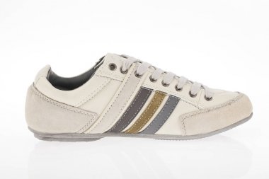 Medellin, Kolombiya-Abril 08, 2019: Lotto spor ayakkabıları beyaz arka planda