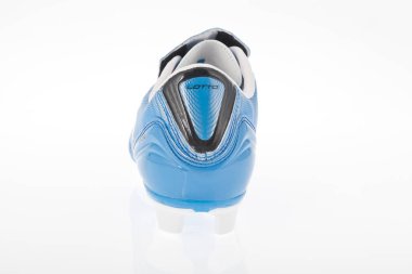 Medellin, Kolombiya-Abril 08, 2019: Lotto futbol/beyaz arka planda futbol ayakkabıları