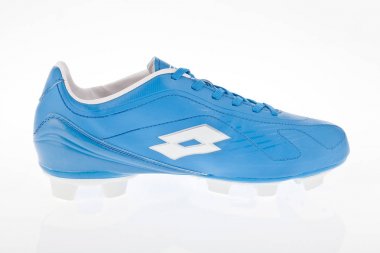 Medellin, Kolombiya-Abril 08, 2019: Lotto futbol/beyaz arka planda futbol ayakkabıları