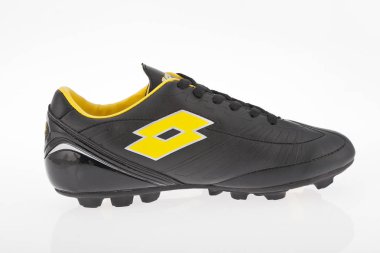 Medellin, Kolombiya-Abril 08, 2019: Lotto futbol/beyaz arka planda futbol ayakkabıları