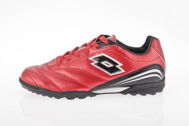 Medellin, Kolombiya-Abril 08, 2019: Lotto futbol/beyaz arka planda kapalı futbol ayakkabıları