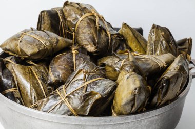 Bijao yaprağına sarılmış lezzetli tamales