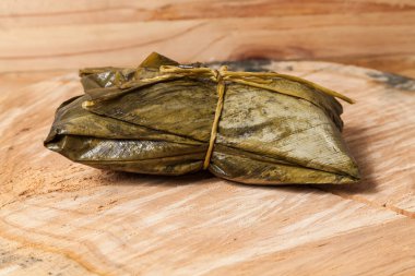 Bijao yaprağına sarılmış lezzetli tamales