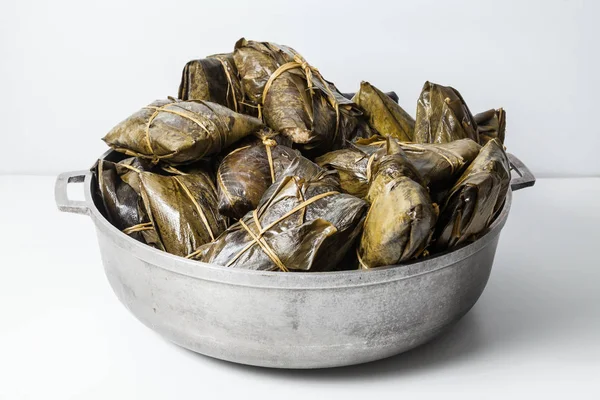 Bijao yaprağına sarılmış lezzetli tamales