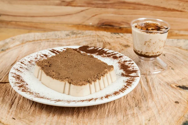 Sabroso Postre Leche Hecho Con Café —  Fotos de Stock