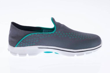 Medellin, Kolombiya - 29 Haziran 2019: Tarafsız arka planda Skechers spor ayakkabı fotoğraf.