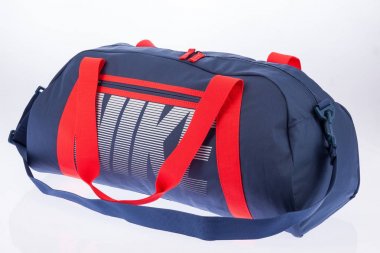 Medellin, Kolombiya - Julio 02, 2019: Nike Sports çanta, tarafsız arka plan üzerinde fotoğraf