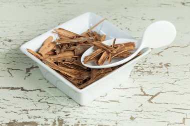 cinammon çubukları - Cinnamomum zeylanicum veya Cinnamomum verum