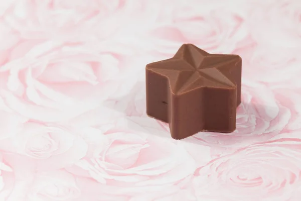 Lezzetli Yıldız Şeklinde Çikolata Kara Çikolatadan Yapılmış — Stok fotoğraf