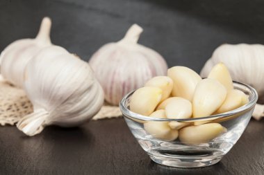 Sarımsak - Allium sativum; Çin sarımsağı.