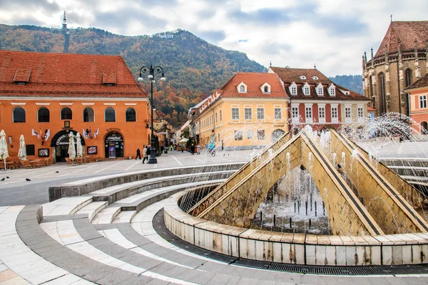 Europa Rumania Brasov Plaza Del Consejo Piata Sfatului Fuente Plaza —  Fotos de Stock