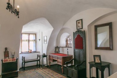 Romanya, Transilvanya - 28 Ekim 2015: Inside Bran Şatosu ikamet Kraliçe Marie 