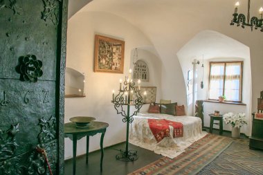 Romanya, Transilvanya - 28 Ekim 2015: Inside Bran Şatosu ikamet Kraliçe Marie 