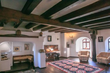 Romanya, Transilvanya - 28 Ekim 2015: Inside Bran Şatosu ikamet Kraliçe Marie 