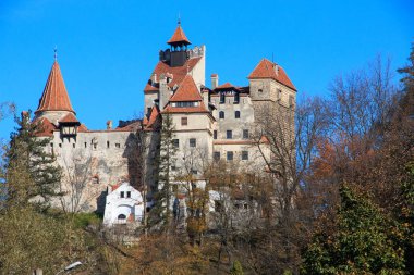Avrupa, Transilvanya, Romanya, 13. yüzyılda kale Bran, Impaler, Romanya'nın Aka Dracula.Queen Marie Vlad II ile ilişkili daha yeni ikamet.
