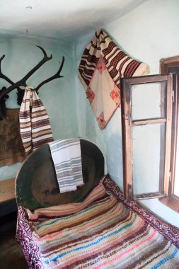 Avrupa, Romanya, Bucovina, Vatra Modovitei. Moldovita, Sucevita. Geleneksel oda.