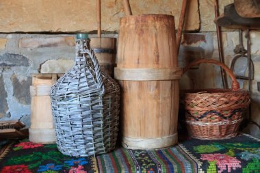 Avrupa, Romanya, Suceava County, Vatra Modovitei. Ciumarna köy komün. El kapasiteler.