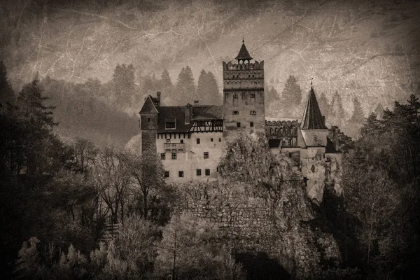 Avrupa, Transilvanya, Romanya, 13. yüzyılda kale Bran, Impaler, Romanya'nın Aka Dracula.Queen Marie Vlad II ile ilişkili daha yeni ikamet.