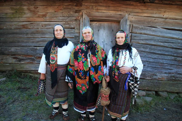 Europa Roménia Bucovina Vatra Modovitei Moldovita Sucevita Vestuário Tradicional Mulheres — Fotografia de Stock