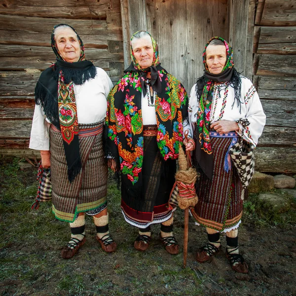 Europa Roménia Bucovina Vatra Modovitei Moldovita Sucevita Vestuário Tradicional Mulheres — Fotografia de Stock