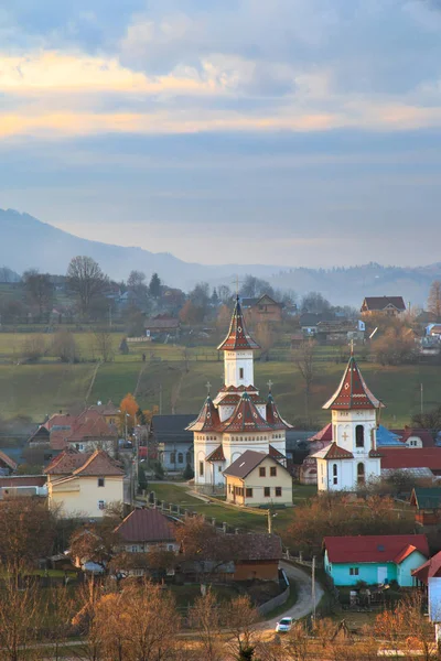 Europa Rumänien Bucovina Campulung Moldovenesc Höstfärger Kyrkor Dalen — Stockfoto