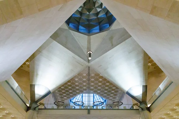 Katar Devleti, İslam sanatının Doha.Museum. Yerleşik 2008. İç. Tavan mimarisi. 26 Şubat 2017