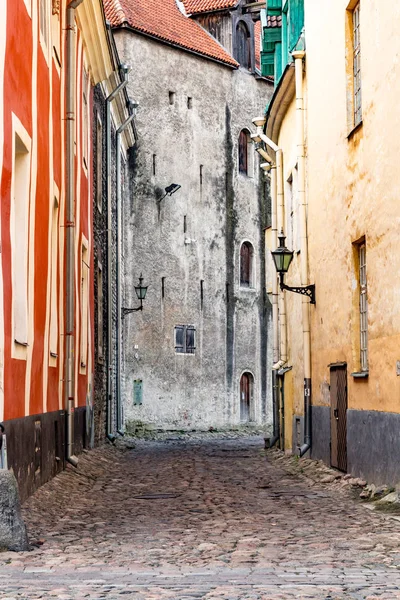 Europe, Eastern Europe, Baltic States, Estonia, Tallinn. Old town, cobblestone narrow street.