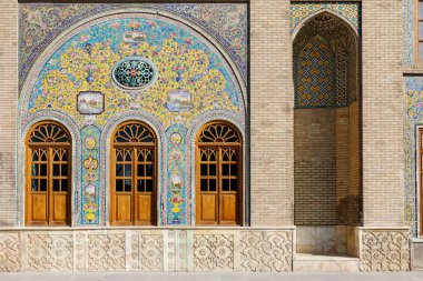 Iran İslam Cumhuriyeti. Tehran. Farsça mozaik çini eser. Gülistan Sarayı.