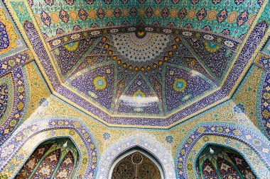 Iran İslam Cumhuriyeti. Qom. Fatima Masumeh Tapınağı Şii Müslümanlar İran'ın en önemli Şii türbelerin biri olarak kabul edilir.