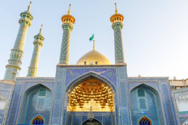 Iran İslam Cumhuriyeti. Qom. Fatima Masumeh Tapınağı Şii Müslümanlar İran'ın en önemli Şii türbelerin biri olarak kabul edilir.