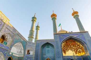 Iran İslam Cumhuriyeti. Qom. Fatima Masumeh Tapınağı Şii Müslümanlar İran'ın en önemli Şii türbelerin biri olarak kabul edilir.