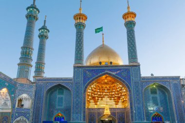 Iran İslam Cumhuriyeti. Qom. Fatima Masumeh Tapınağı Şii Müslümanlar İran'ın en önemli Şii türbelerin biri olarak kabul edilir.