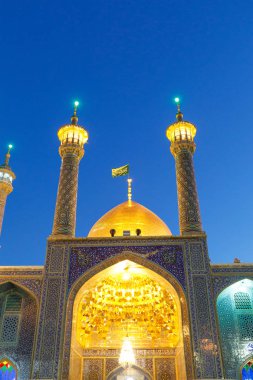Iran İslam Cumhuriyeti. Qom. Fatima Masumeh Tapınağı Şii Müslümanlar İran'ın en önemli Şii türbelerin biri olarak kabul edilir.