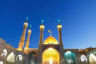 Iran İslam Cumhuriyeti. Qom. Fatima Masumeh Tapınağı Şii Müslümanlar İran'ın en önemli Şii türbelerin biri olarak kabul edilir.