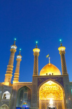 Iran İslam Cumhuriyeti. Qom. Fatima Masumeh Tapınağı Şii Müslümanlar İran'ın en önemli Şii türbelerin biri olarak kabul edilir.