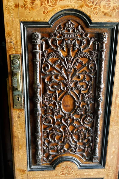 Islamic Republic of Iran. Tehran. Golestan Palace, UNESCO World Heritage Site. Wooden carved door.