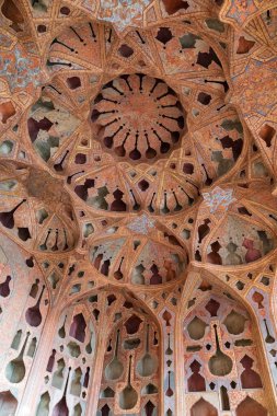 Iran İslam Cumhuriyeti. Isfahan. Ali Qapu grand palace, Nakş ı Cihan Meydanı Batı tarafında yer. UNESCO Dünya Mirası. 6 kat Music Hall.