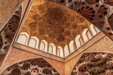 Iran İslam Cumhuriyeti. Isfahan. Ali Qapu grand palace, Nakş ı Cihan Meydanı Batı tarafında yer. UNESCO Dünya Mirası. 6 kat Music Hall.