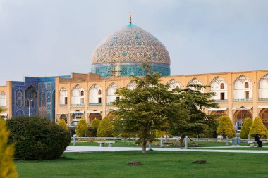 Iran İslam Cumhuriyeti. Isfahan. (Esfahan) Şeyh Lütfullah Camii ve kubbe Nakş-ı Cihan Meydanı'nda. İslam mimarisi. UNESCO Dünya Miras Listesi.