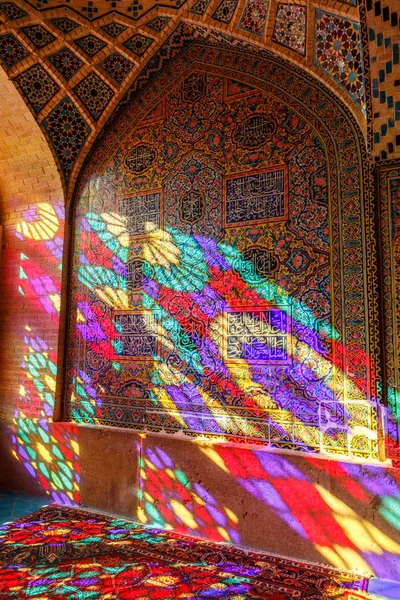 伊朗伊斯兰共和国 设拉子Nasir Mulk 清真寺 Gawd Araban 区的粉红清真寺 Shah Cheragh 清真寺 — 图库照片