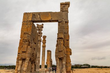 Iran İslam Cumhuriyeti, Shiraz. Persepolis, Parsa. Ahameniş İmparatorluğu ca. 550330 M.ö. Ahameniş tarzı mimarisinin tören başkenti. UNESCO Dünya Miras Listesi.