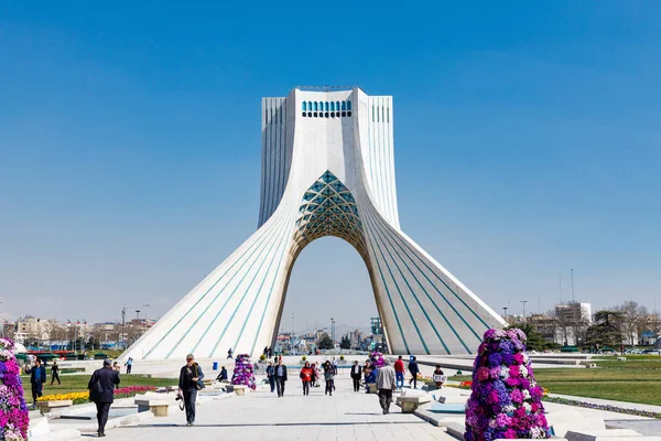 İslam Cumhuriyeti Iran.Tehran. Azadi kule, Shahyad Tower olarak da bilinir, Azadi Meydanı, Tahran, şehrin batı girişi işaretleme bir dönüm noktası bir anıtıdır. 13 Mart 2018.
