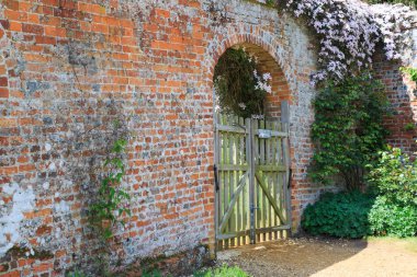 İngiltere, Hampshire. Bahçe kapısı.