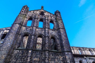 İngiltere, Büyük Britanya, İngiltere'de, Batı Yorkshire, Leeds, Kuzey Şeria Nehri Aire. Kirkstall Abbey, 12. yüzyıl Cistercian Manastırı Harabeleri.