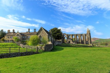 İngiltere'de, North Yorkshire, Wharfedale, Bolton Abbey, Bolton tarikat. Alanları ve 12. yüzyıl Augustinerinnen manastır kalıntıları. 2017-05-03