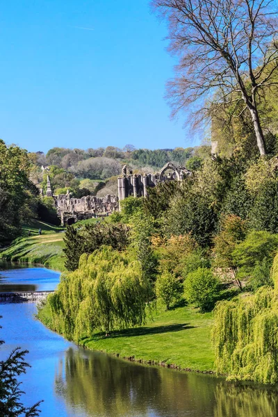 England North Yorkshire Reif Brunnen Abtei Studley Royal Unesco Weltkulturerbe — Stockfoto