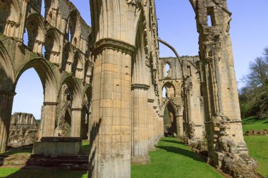 North Yorkshire, İngiltere'de Vilsın. 13 c. manastır kalıntıları Vilsın Abbey.